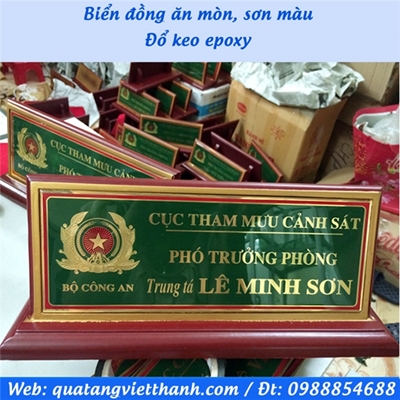Biển đồng đổ epoxy