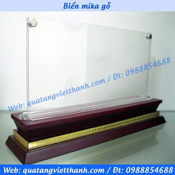 Biển mica gỗ 03