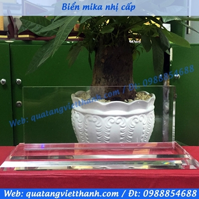 Biển mica nhị cấp