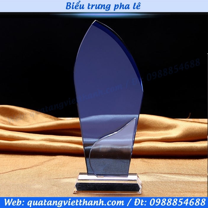 Biểu trưng pha lê CN15