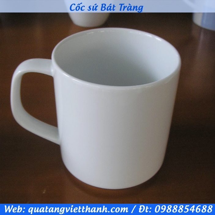 Cốc Bát Tràng quai vuông