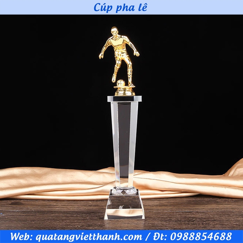 Cúp pha lê bóng đá