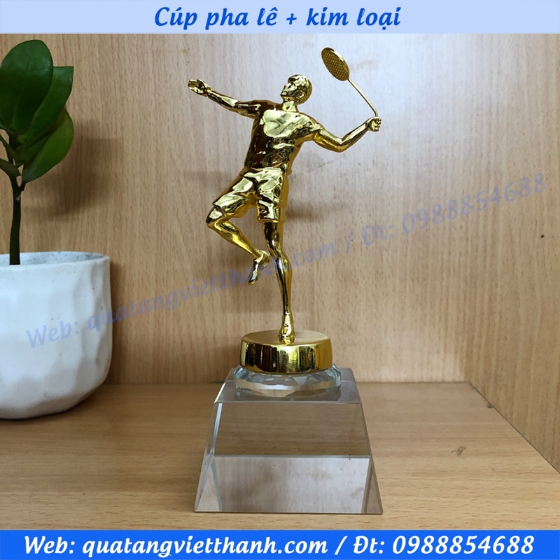 Cúp pha lê kim loại (mẫu giải cầu lông thấp)