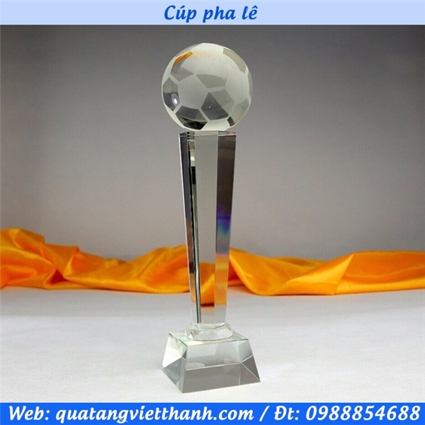 Cúp pha lê quả bóng đá