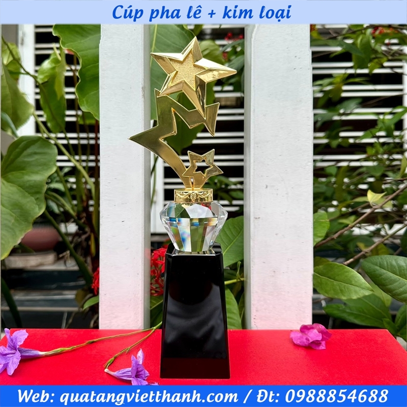 Cúp pha lê sao ba sao - Kim cương