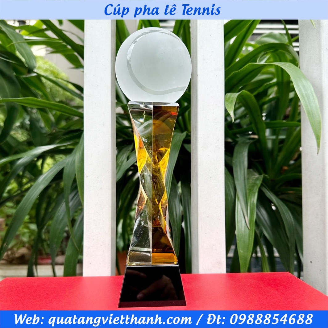Cúp quả Tennis - Thân vàng - Đế đen