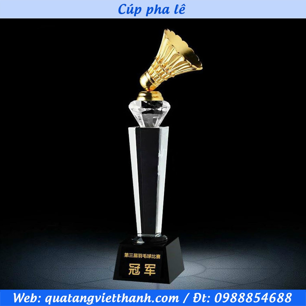 Cúp quả cầu lông kim loại đệm kim cương