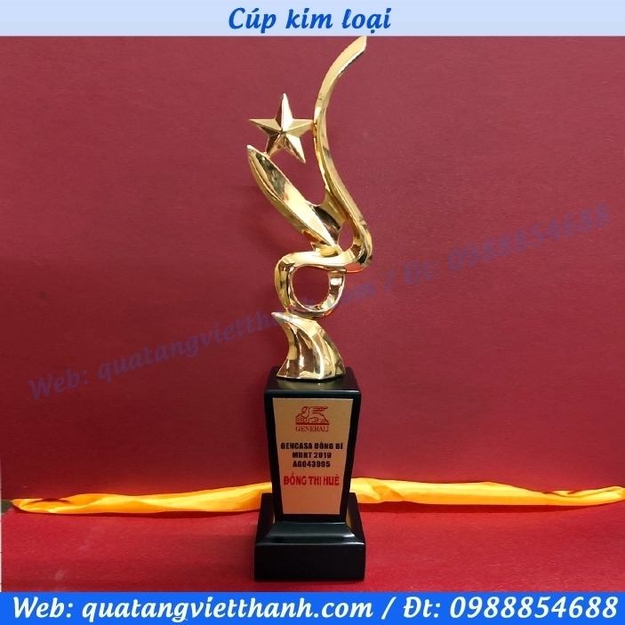 Cúp kim loại sao xoắn