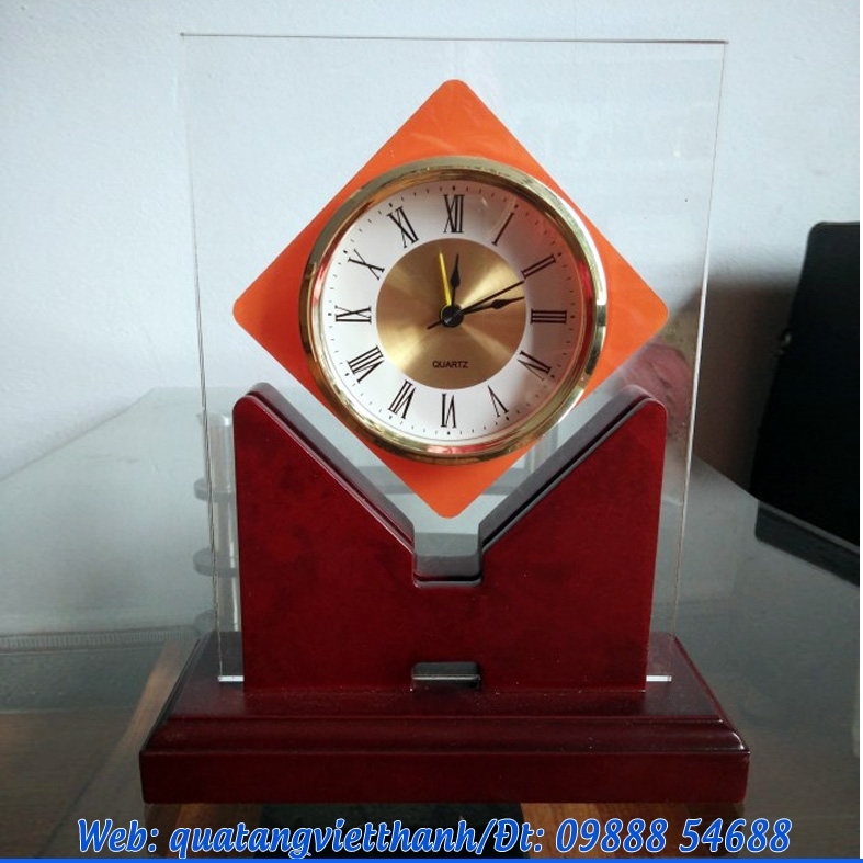 Đồng hồ để bàn 05