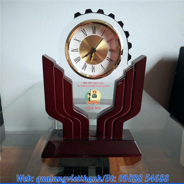 Đồng hồ để bàn 06