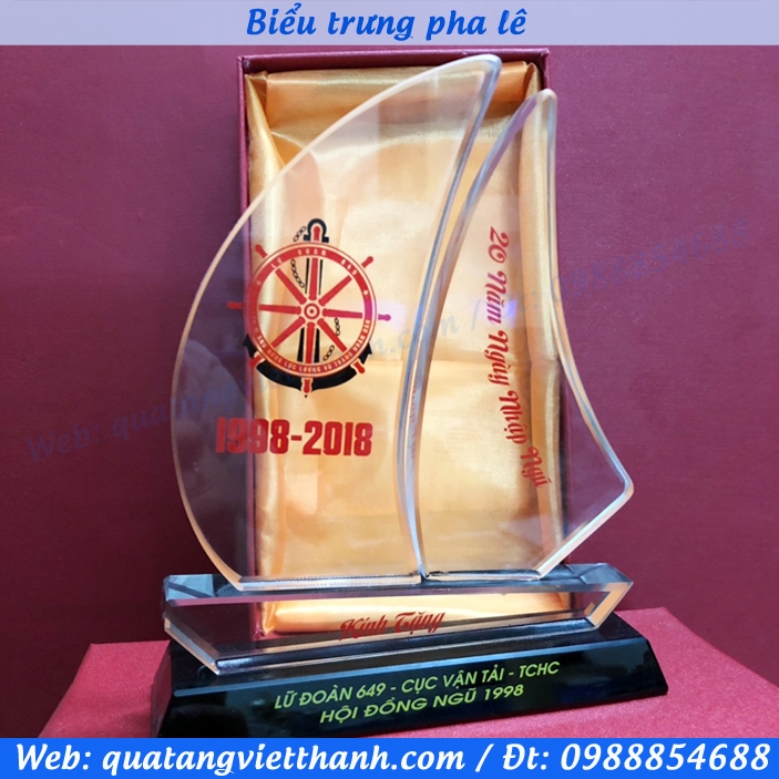 Biểu trưng pha lê (mẫu buồm đôi)