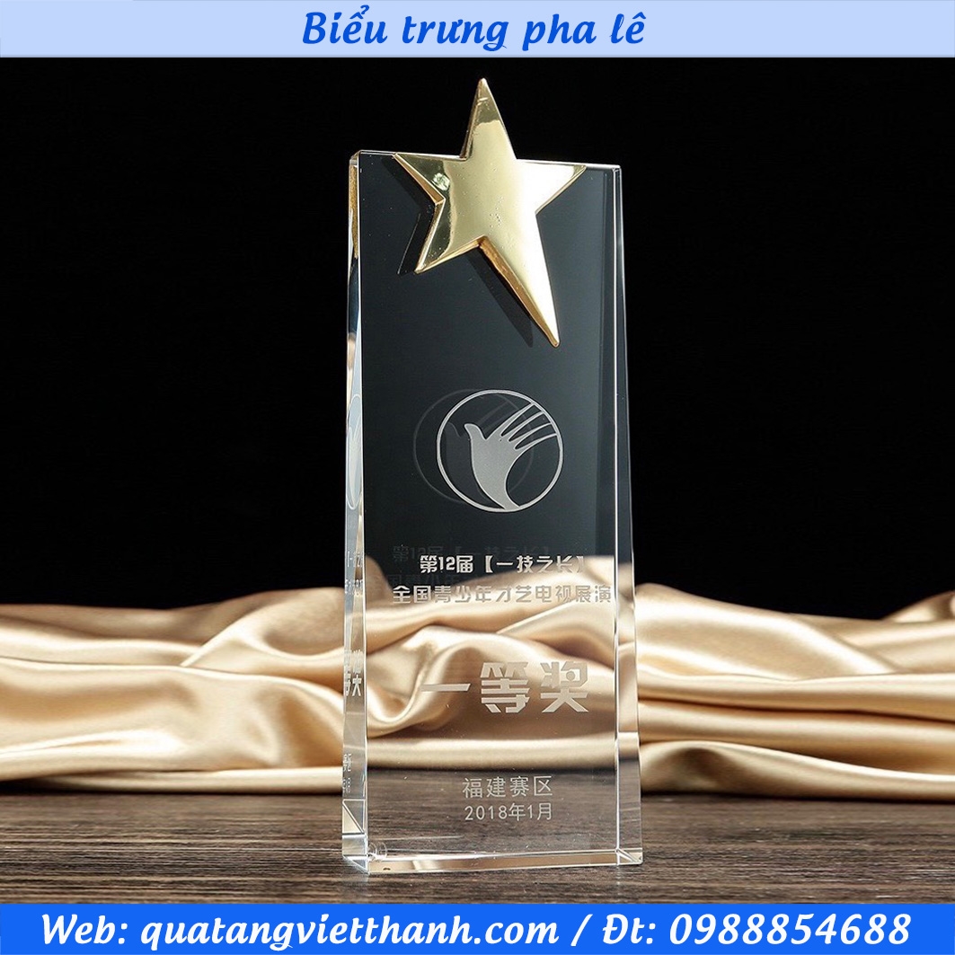 Pha lê chữ nhật đứng gắn sao