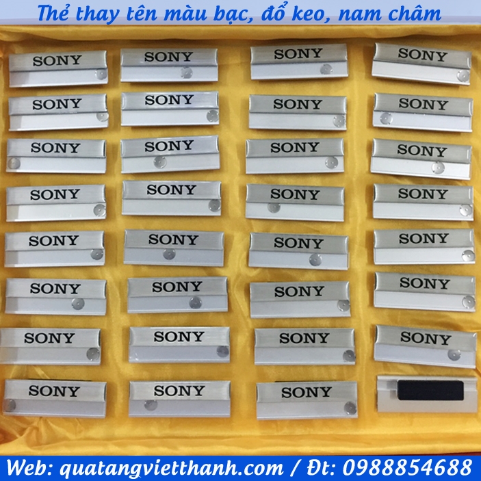 Thẻ thay tên bạc Sony